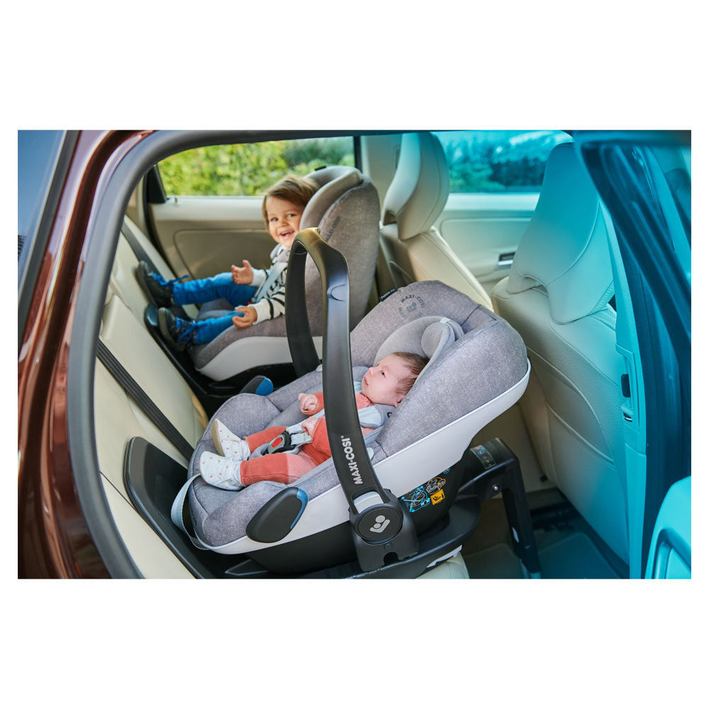 Herenhuis Uiterlijk Bedenk Maxi Cosi Pebble Pro Baby Car Seat from the side