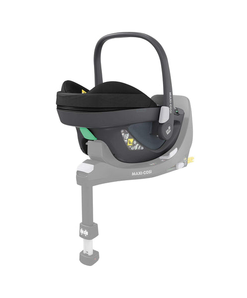 maxi Cosi Pebble 360 on FamilyFix 360 rearward facing