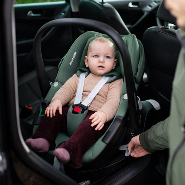 Maxi Cosi Pebble 360 on FamilyFix 360